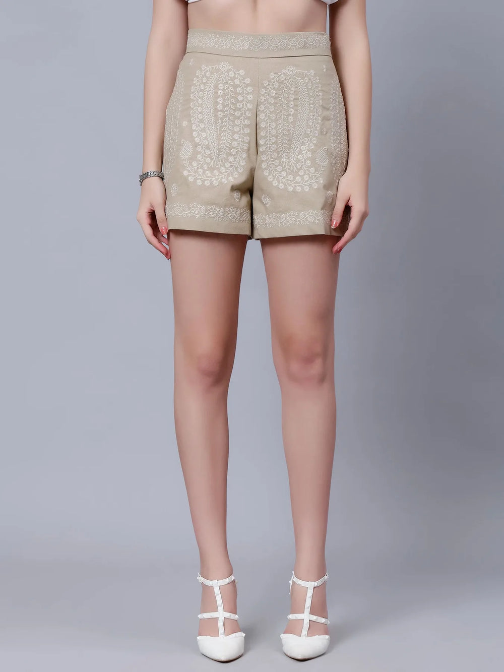 Embroidered Exquisite Pattern Shorts
