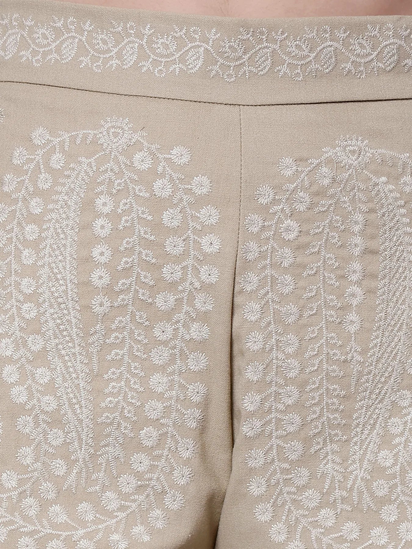 Embroidered Exquisite Pattern Shorts