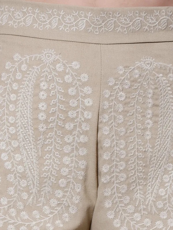 Shop for Embroidered Exquisite Pattern Shorts XS Beige Online