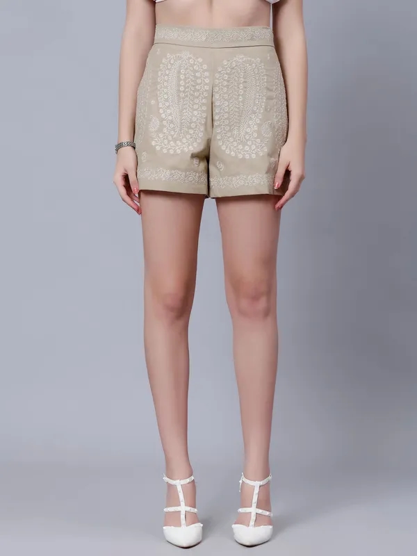 Order Embroidered Exquisite Pattern Shorts XS Beige Online