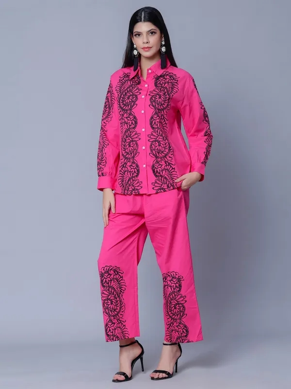 Buy Elegant Printed Two-Piece Set One Size Pink