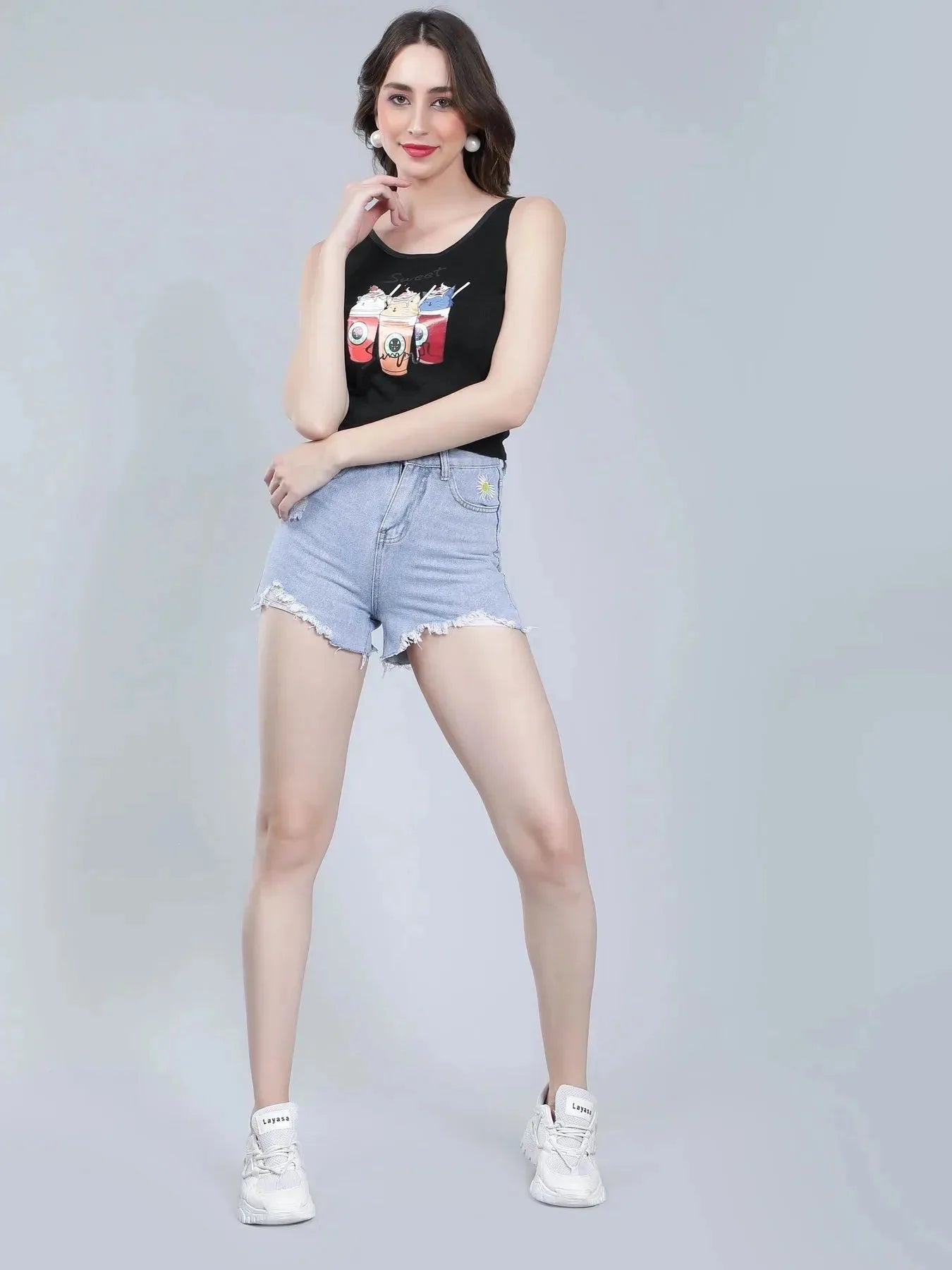 Flower Embroidery Ripped Denim Shorts