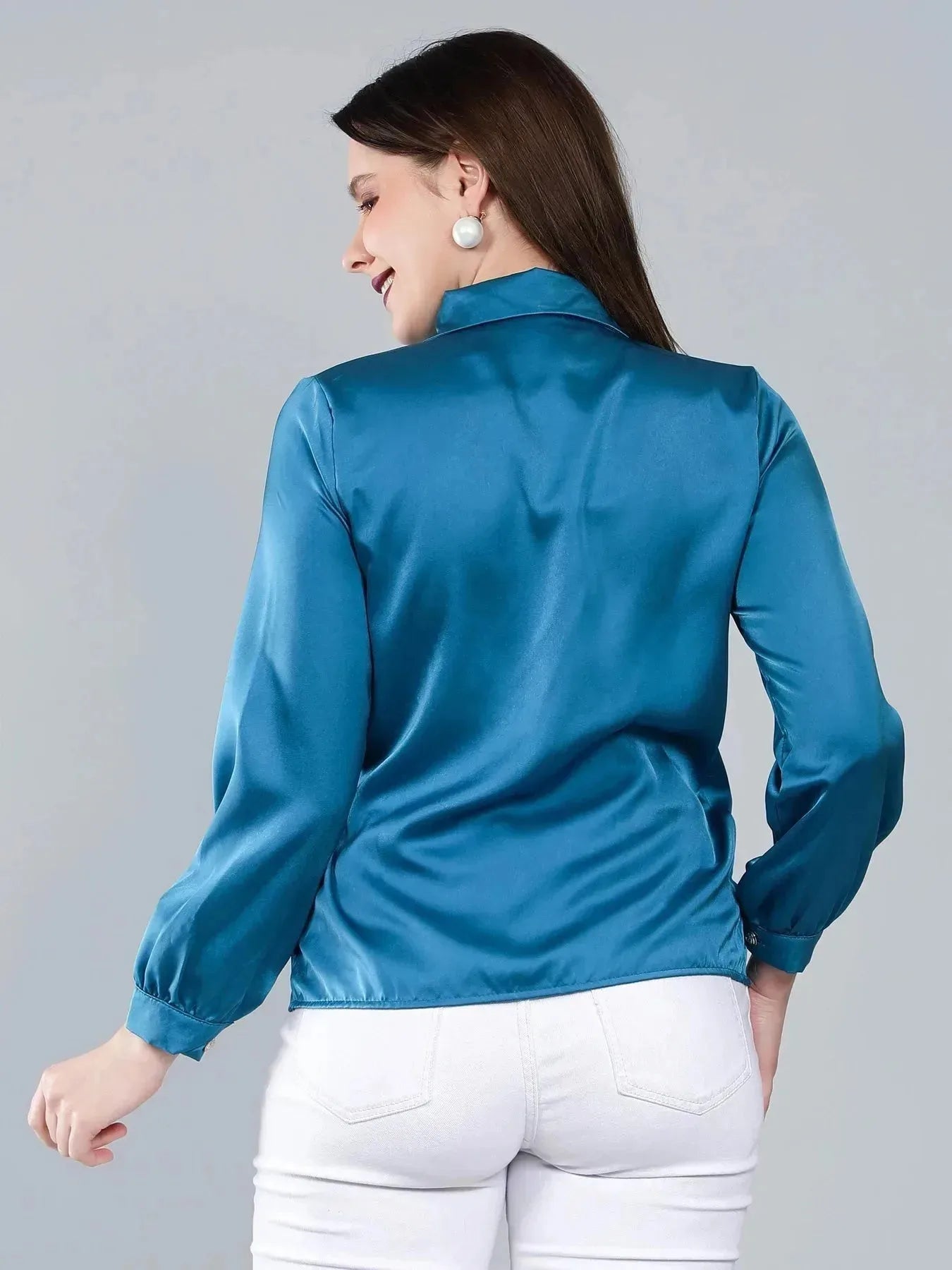 Swallowed-Tailed Collar Shirt