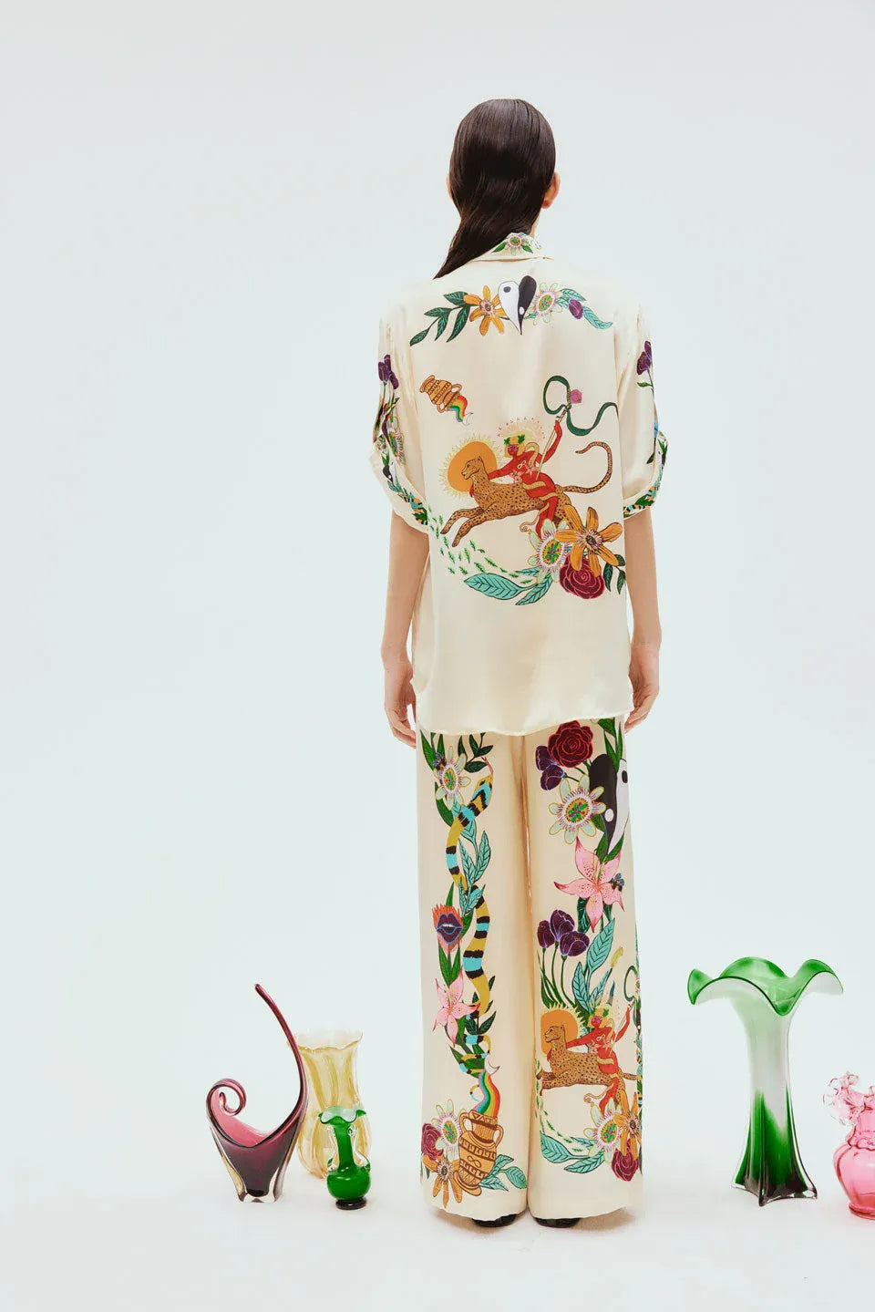 alemais-meagan-oversized-silk-shirt-cream-figure-front_0a48cdb6-cab4-4047-b283-733c9821f433_2400x__preview.webp