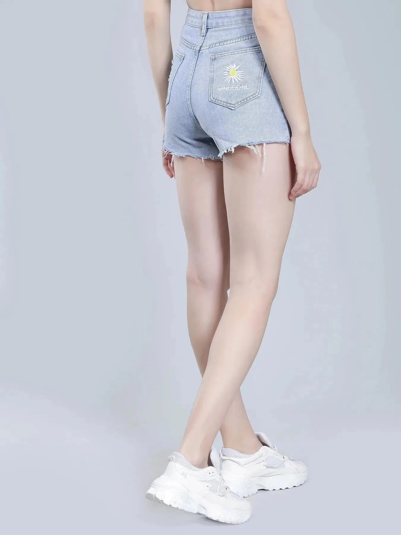 Flower Embroidery Ripped Denim Shorts