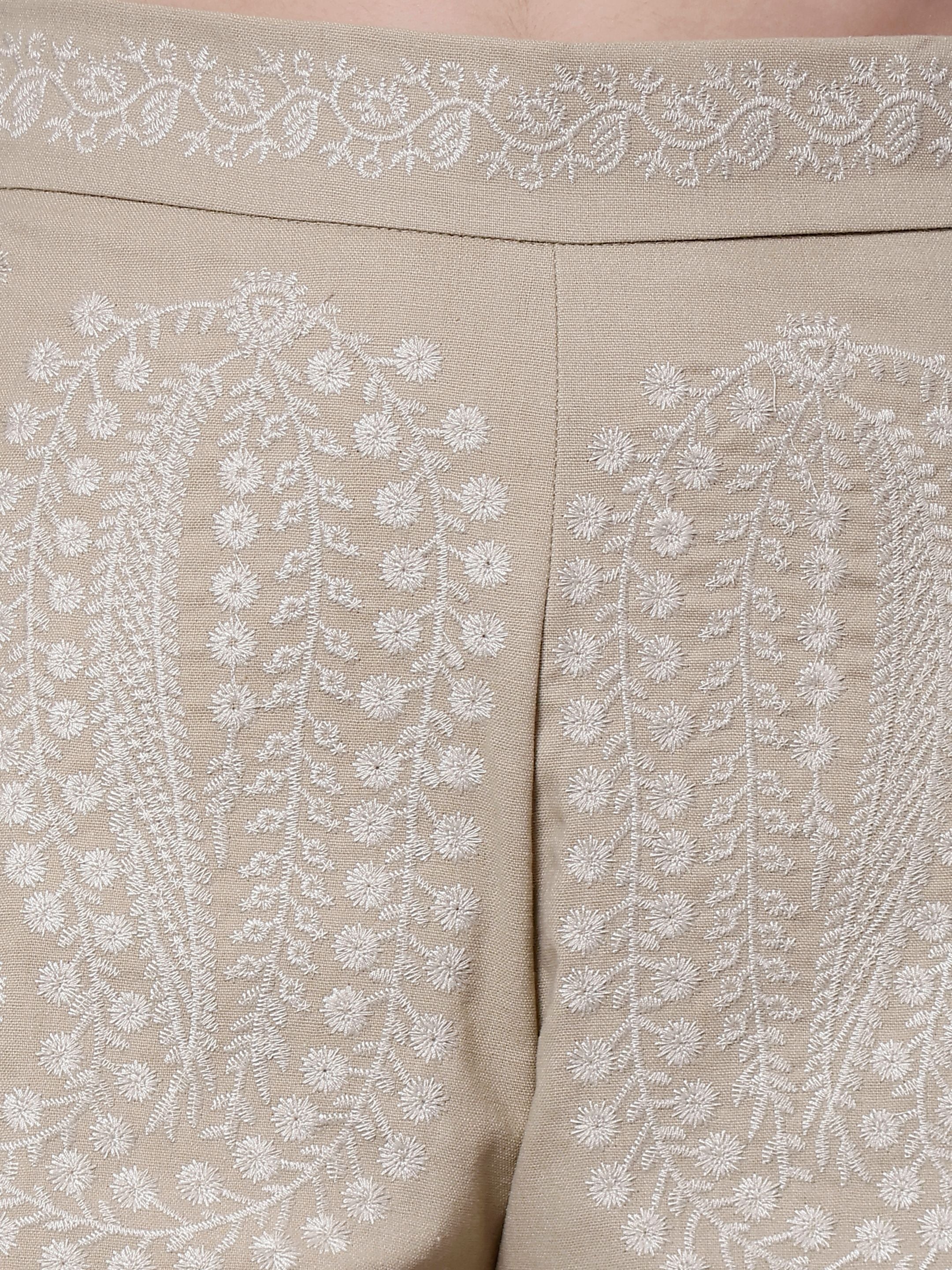 Embroidered Exquisite Pattern Shorts