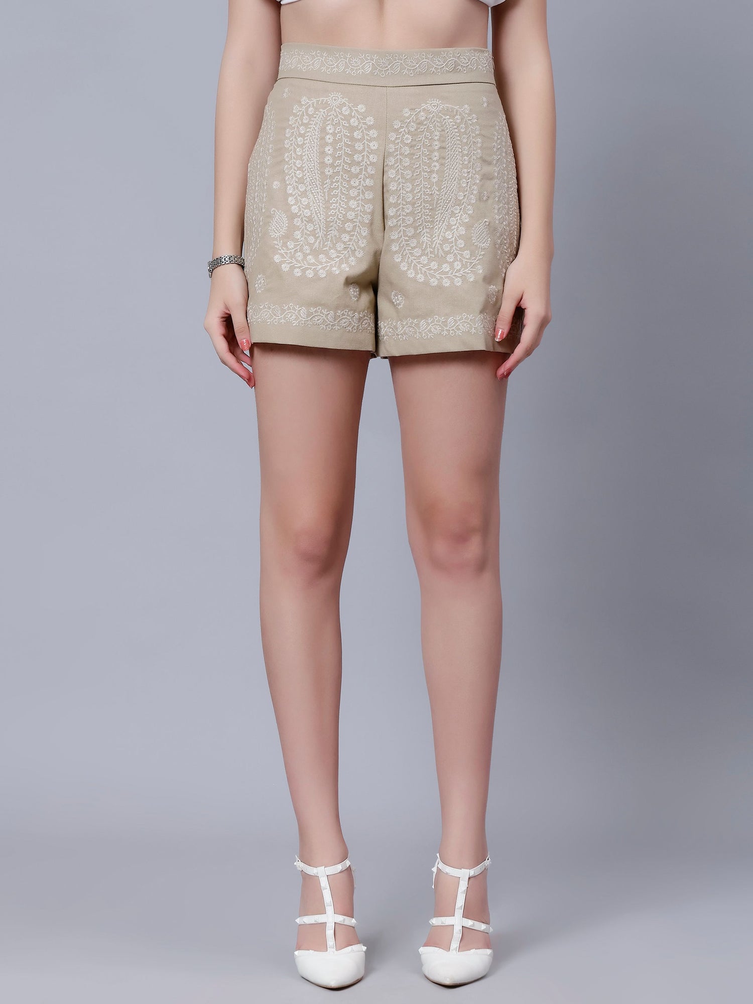 Embroidered Exquisite Pattern Shorts